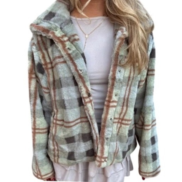 Vici Yosemite Adventures Plaid Teddy Jacket Sage Faux Fur Snap Front Large - Picture 2 of 12